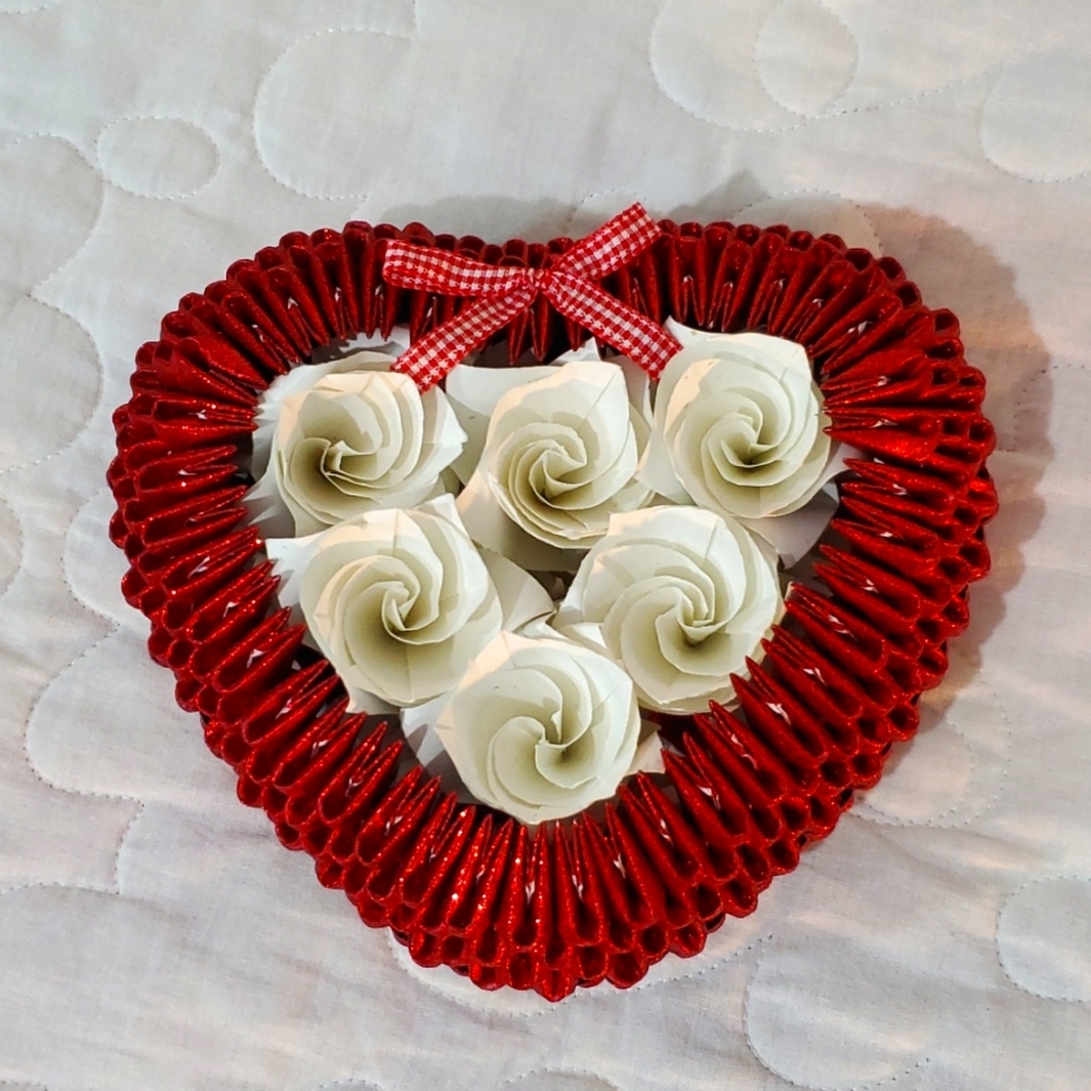 Handmade 3D Origami Heart with White Otigami Roses